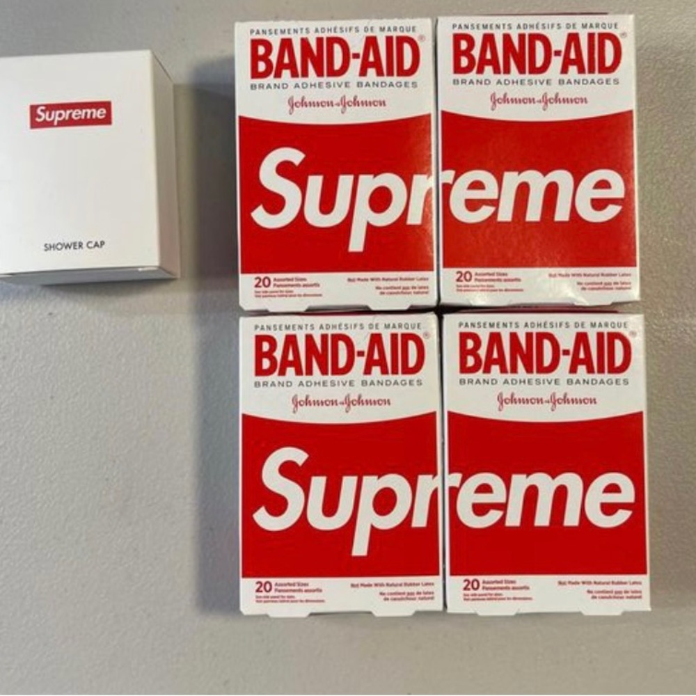 Supreme Set - Picture 2 of 3